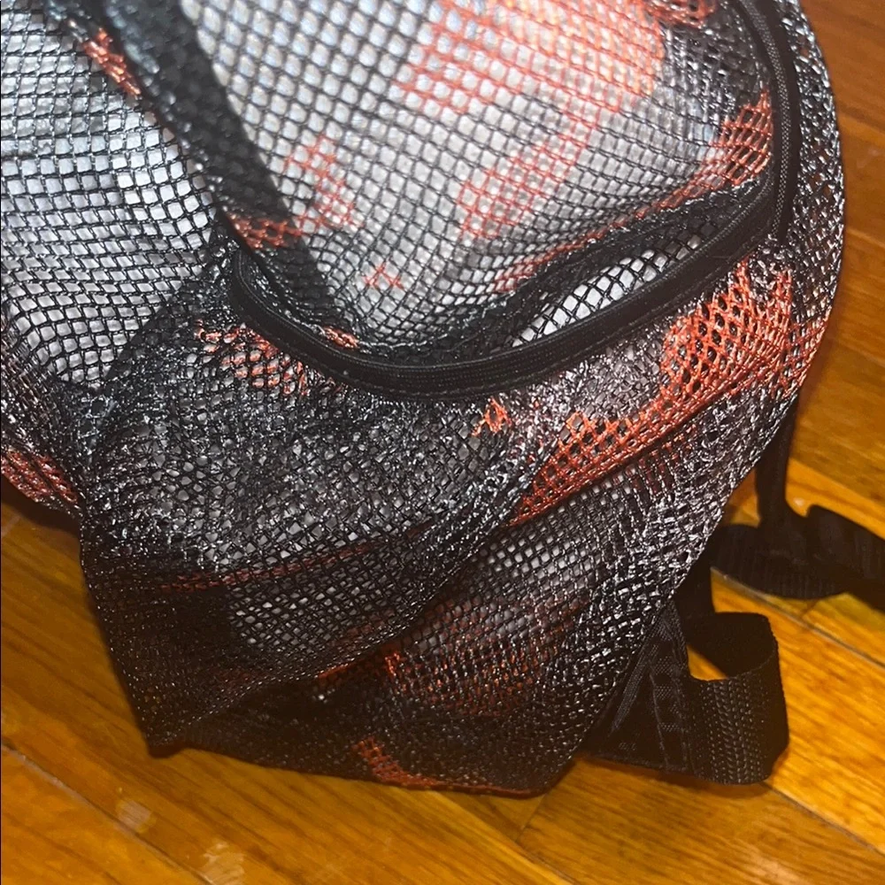 ⭐️🌴 Eastsport Black and Orange Men's Mesh Camo Backpack